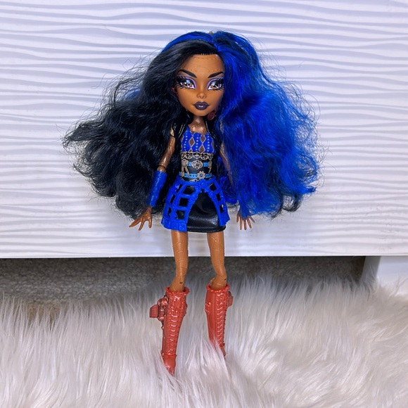 [SOLD] 2012 Monster High Signature Wave 4 Robecca Steam Doll #3652 - Picture 3 of 14